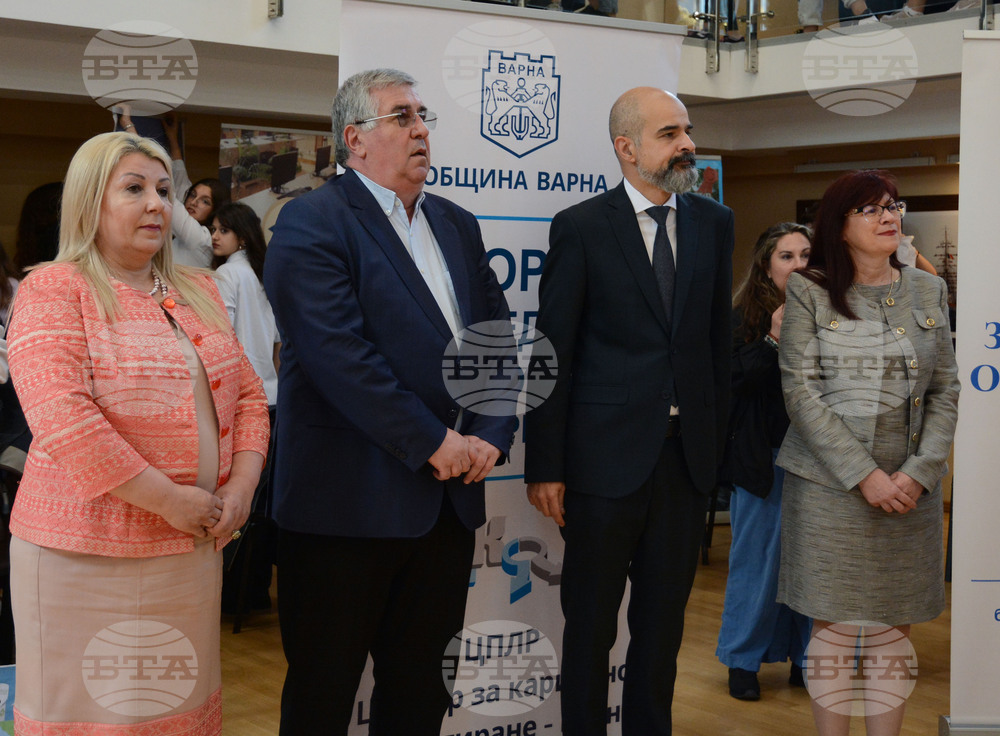 Община Варна: Заместник-кметът Павел Попов откри Панорама на средното образование