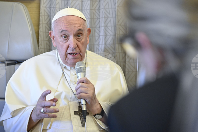 АНСА: Папа Франциск призова Доналд Тръмп да насърчава мира по време на президентското си управление