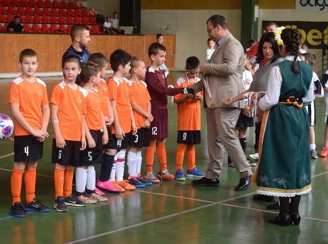 Община Ловеч: ОУ „Васил Левски“ победител в турнира по футбол от спартакиадата „Пламъчета сини“