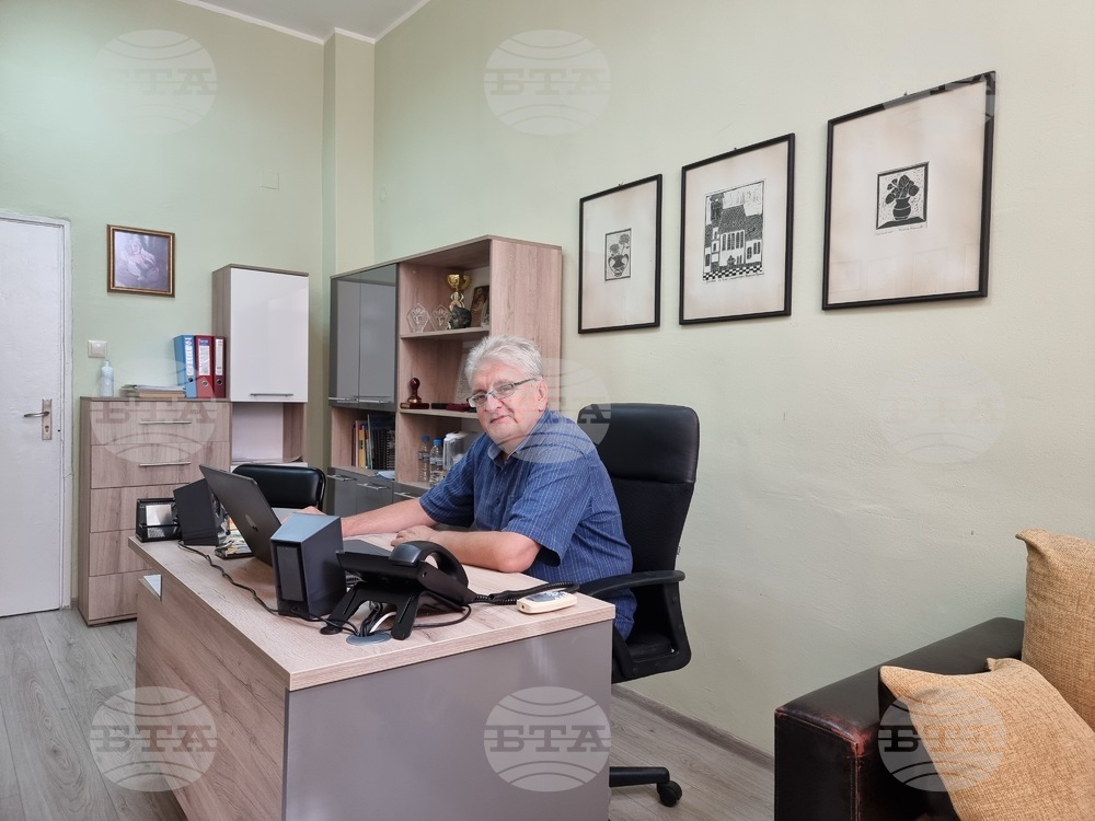 Националното училище за музика и сценични изкуства „Христина Морфова“ за първи път кани на безплатни концерти "Елате при нас", каза директорът Красимир Къшев