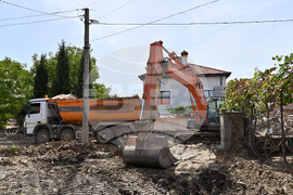 Село Каравелово - разчистване
