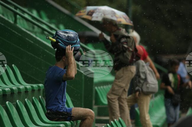 Тенис - Купа "Дейвис" - лошо време