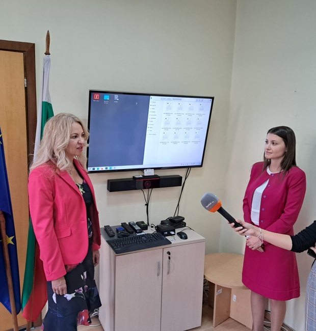 Министерството на иновациите и растежа показа автоматизирано подписване на голямо количество договори с фирми