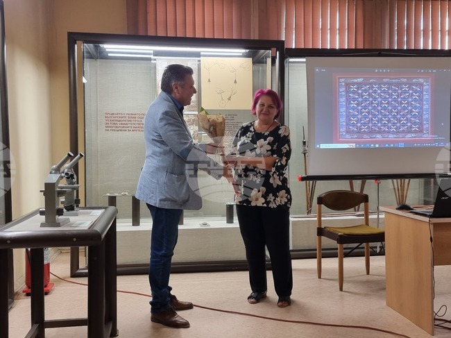 Сливен - Дора Куршумова - книга - представяне