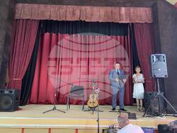 Снимка: Областна администрация Плевен - Заместник областният управител на Област Плевен Александър Трайков уважи тържеството по повод 55-та годишнината на пенсионерски клуб "Данаил Попов".