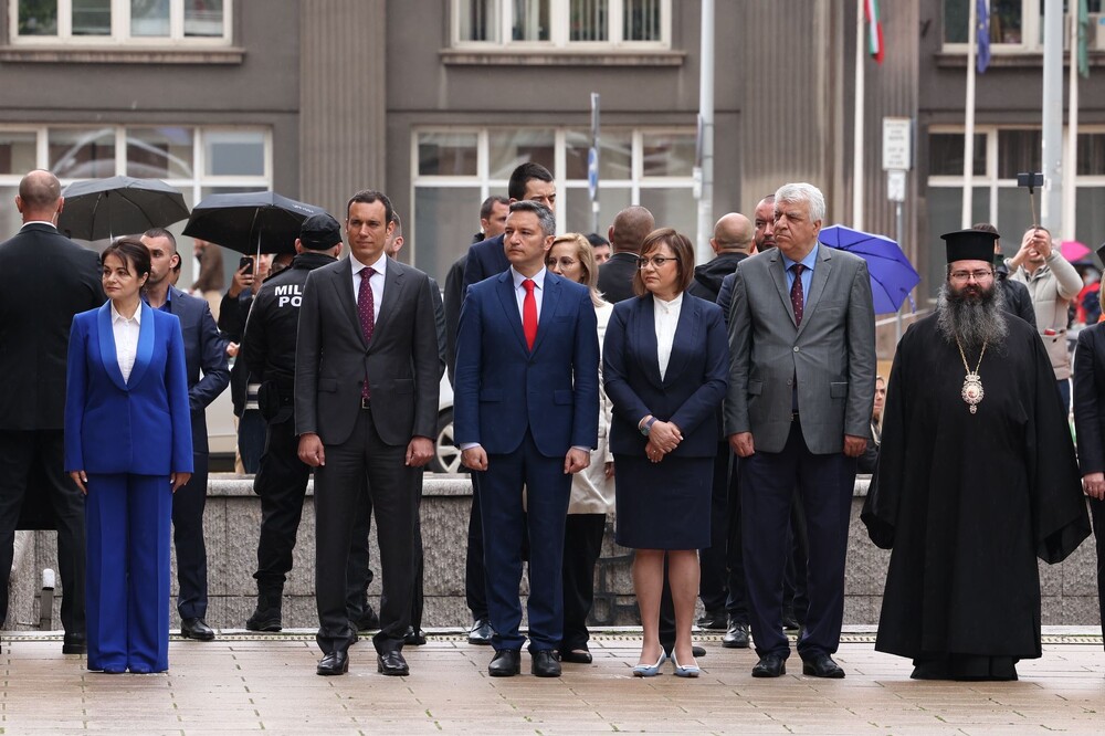 Корнелия Нинова: Честит Ден на победата и Ден на Европа! Искаме мир