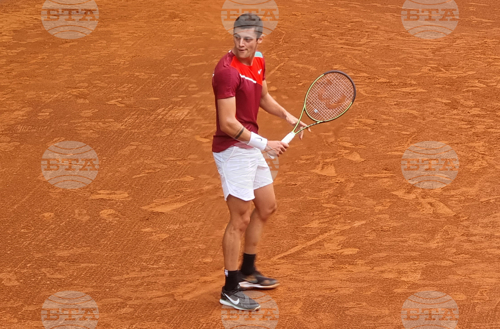 Тенис - Купа „Дейвис“ - Александър Лазаров - Филип Хенинг