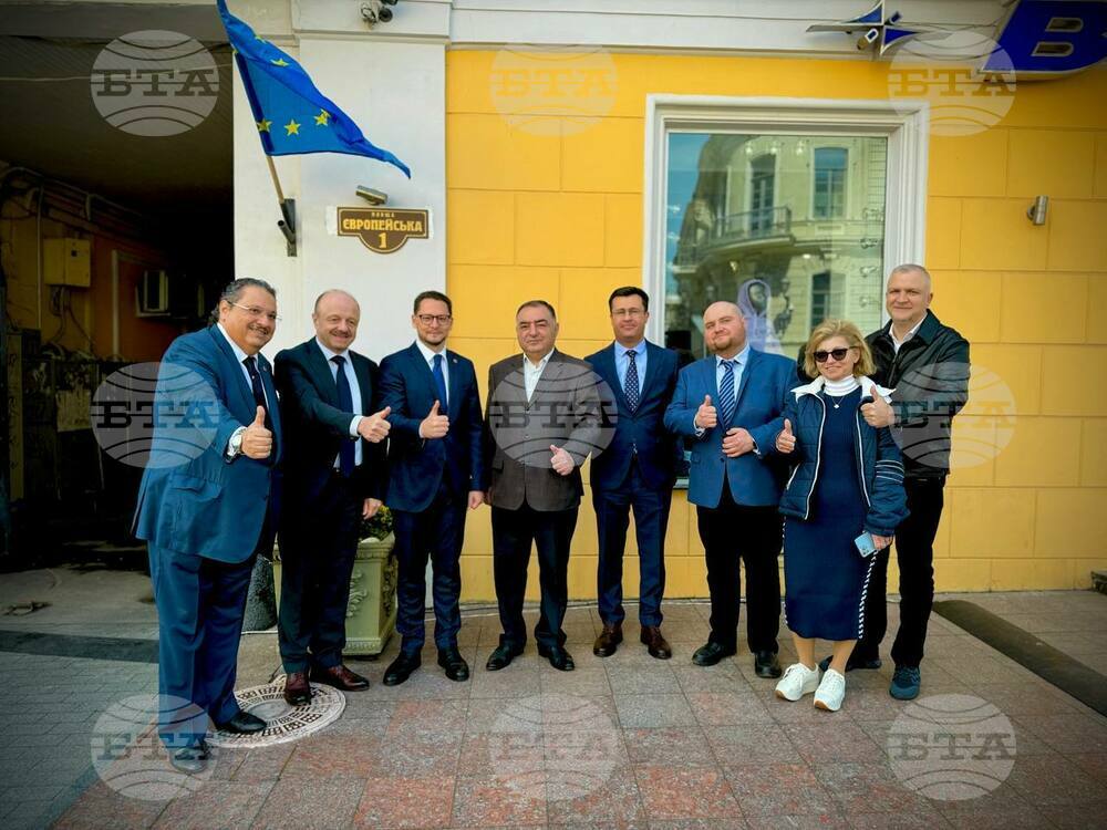 В Деня на Европа в центъра на Одеса бе открита табела, посочваща преименуваните площад "Европейски" и улица "Европейска"