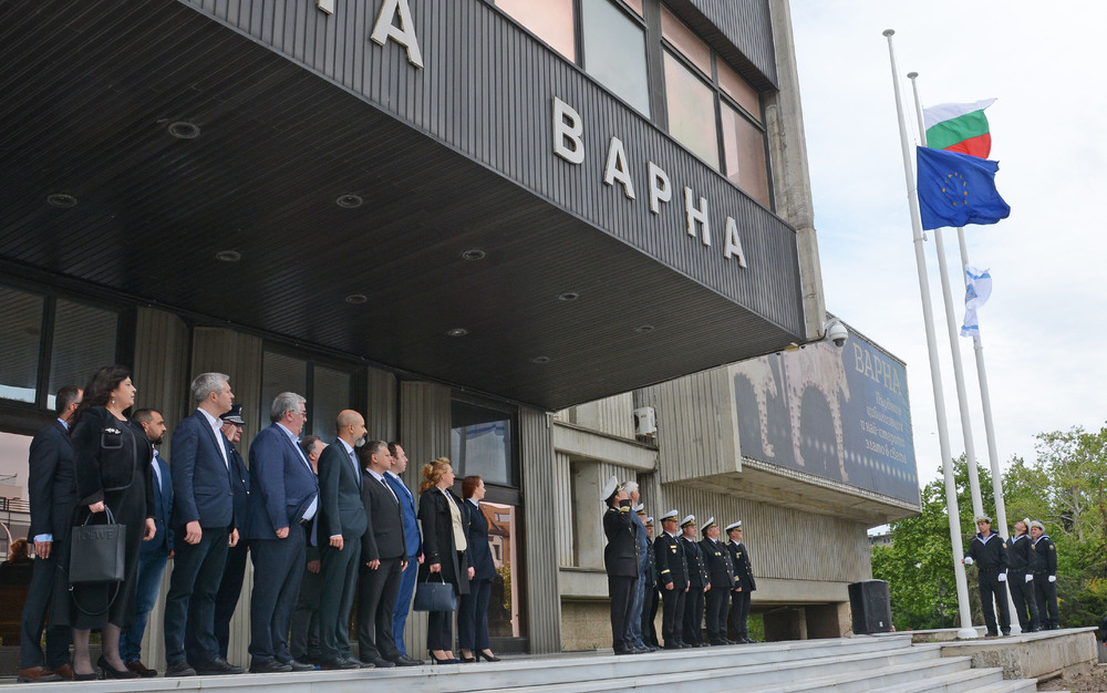 Община Варна: Кметът на Варна Благомир Коцев положи венец за Деня на Европа