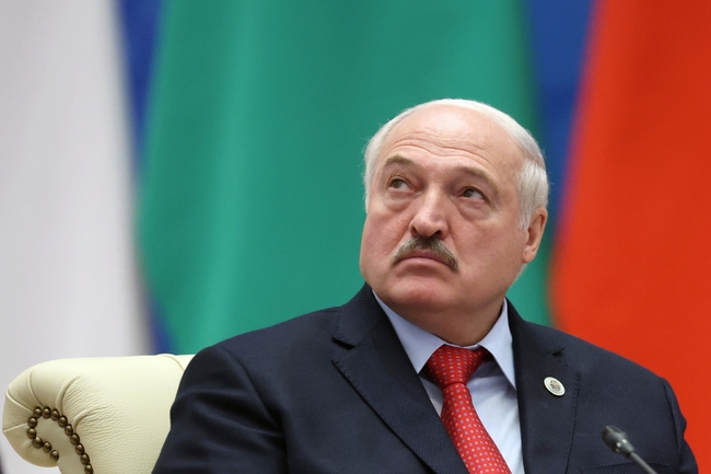 Лукашенко е подписал закон, който позволява длъжностни лица да бъдат осъждани на смърт за държавна измяна, съобщи неговата пресслужба