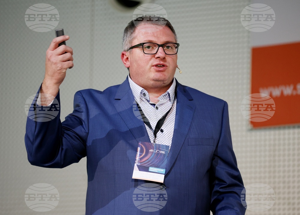 От утре започва затопляне и няма да има отрицателни температури през деня, но ще има валежи, каза за БТА синоптикът от НИМХ Красимир Стоев