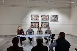 Добрич - изложба - „Яйце от крава, мляко от кокошка“