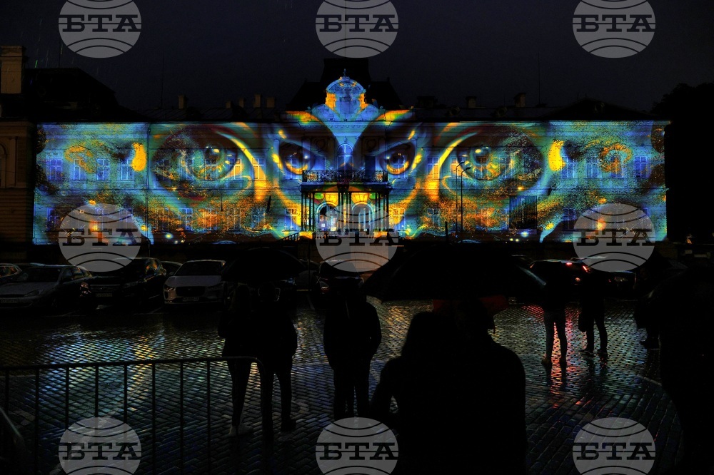 Фестивал на светлината „Лунар“ - „Твоят Глас“