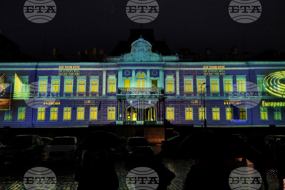 Фестивал на светлината „Лунар“ - „Твоят Глас“