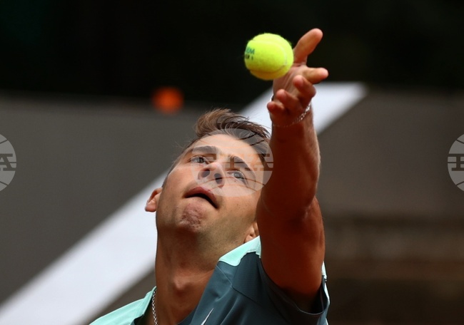 Донски достигна до финала на двойки на турнир по тенис в Тунис