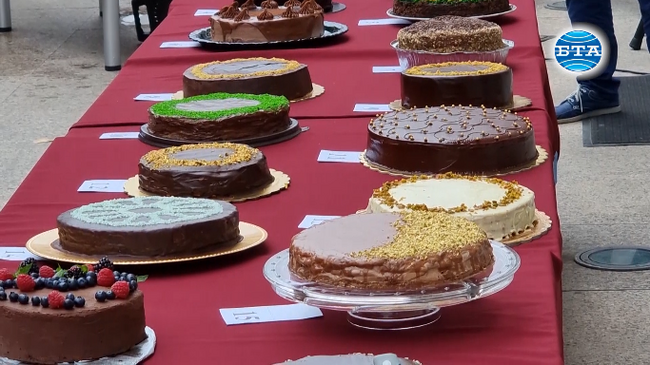 Осемнайсет любители сладкари представиха своите шедьоври на фестивал на тортата "Гараш" в Русе