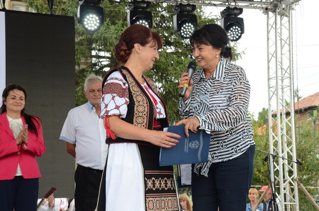 Третата национална среща на танцови клубове „Веселие“ в село Кутово се превърна в истински празник