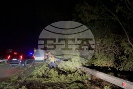 Бургас - пътят Бургас-Поморие след бурята