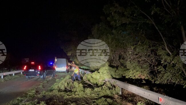 Бургас - пътят Бургас-Поморие след бурята