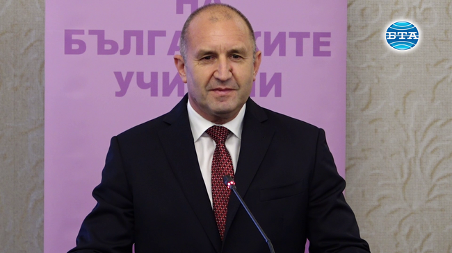 Водещи теми в обществено-политическия дебат са ценностите, националните идеали, оцеляването и просперитетът ни като нация, каза президентът