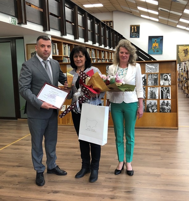 Областна администрация Смолян: Областният управител Захари Сираков участва в церемонията по награждаване на победителите в конкурса „Библиотекар на годината“ и „Библиотека на годината“