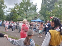 Снимка: Пресцентър Български възход - Предизборен концерт на политическа партия „Български възход“ в деня на София.