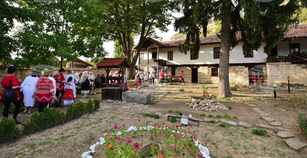 Село Топчии - Празник на капанските обичаи и занаяти