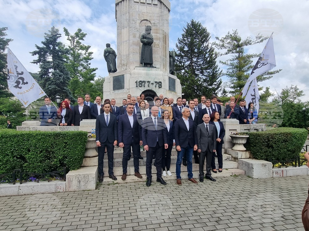 Vazrazhdane Opens Election Campaign for European, Snap General Elections in Downtown Veliko Tarnovo