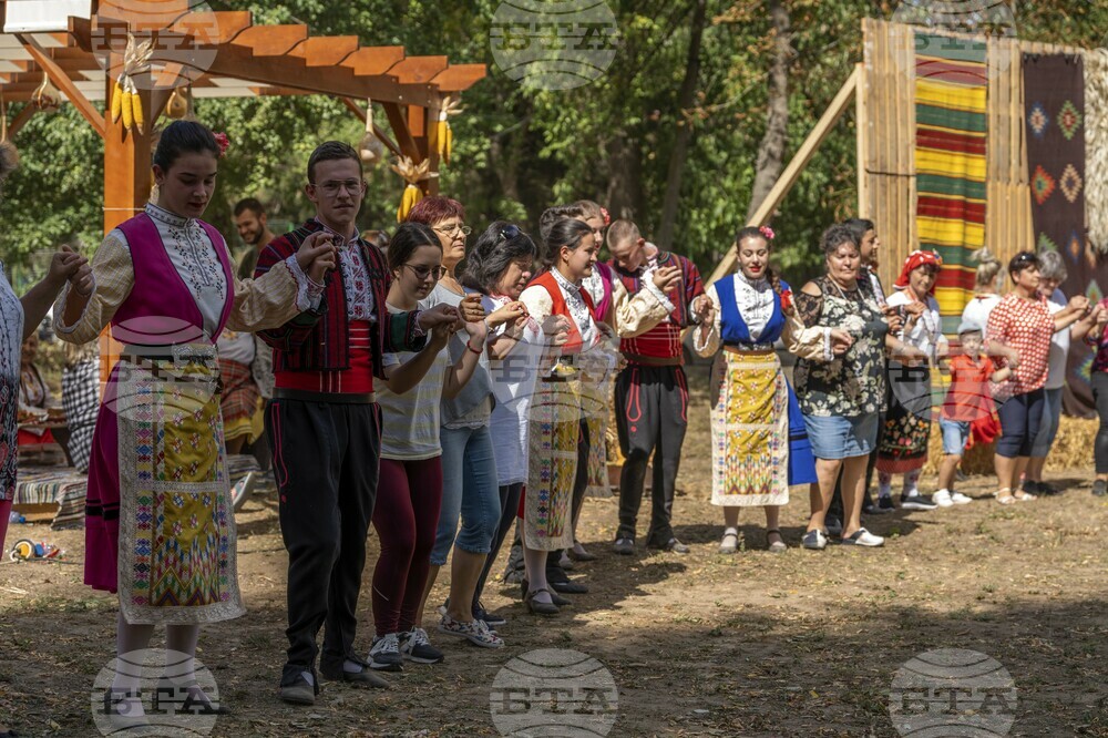 Село Крушари - фолклор - Снимка: Александра Антонова