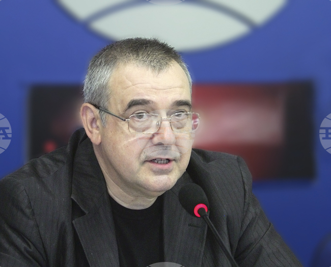 Проф. Любомир Стойков - журналист