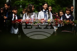 Паметник на Св. Св. Кирил и Методий - гимназия - патронен празник