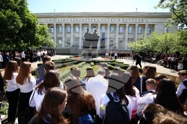 Паметник на Св. Св. Кирил и Методий - гимназия - патронен празник