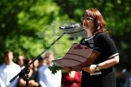 Паметник на Св. Св. Кирил и Методий - гимназия - патронен празник