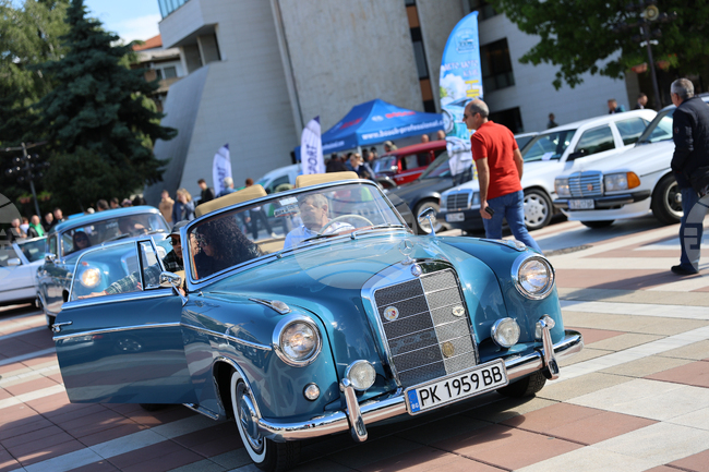 Над 150 експоната ще бъдат представени на 22-рия парад на ретро автомобили и мотоциклети в Разлог