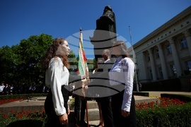 Паметник на Св. Св. Кирил и Методий - гимназия - патронен празник