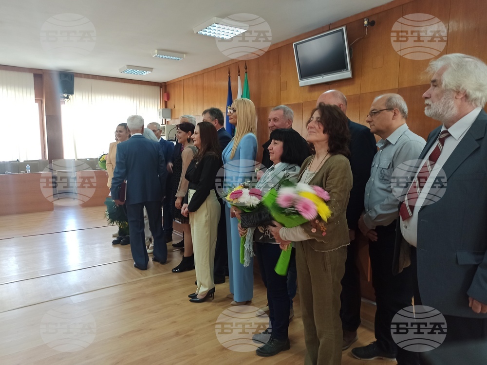 Връчиха „Ключ на град Шумен", „Златна значка на град Шумен" и „Наградата на Шумен за изкуство и култура“