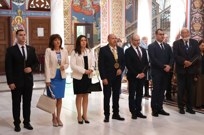 Кметът Страцимир Петков на празника на Ловеч 11 май: Да обичаме и славим града си