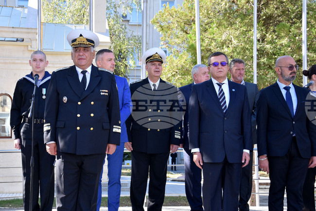 Варна - ВВМУ „Н. Й. Вапцаров" - учебна година