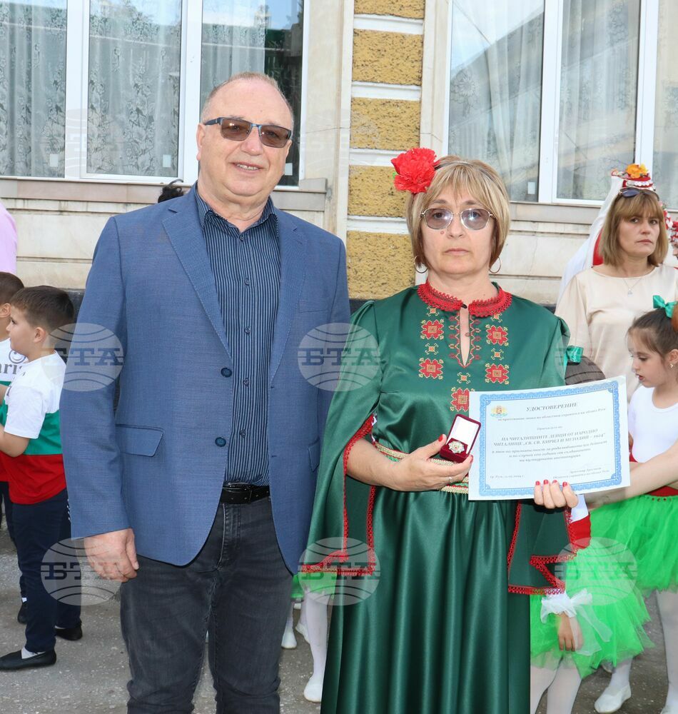 ОА Русе: Читалището в русенския квартал „Средна кула“ отбеляза век от създаването си, получи знака на областния управител Драгомир Драганов