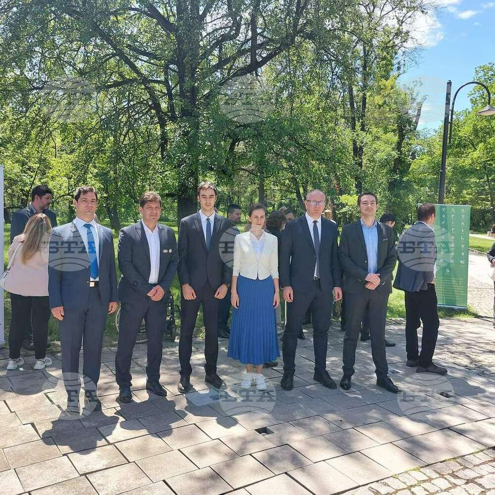 Винаги ще бъдем зад нашите избиратели, казаха от „Възраждане“ на откриването на предизборната кампания в София