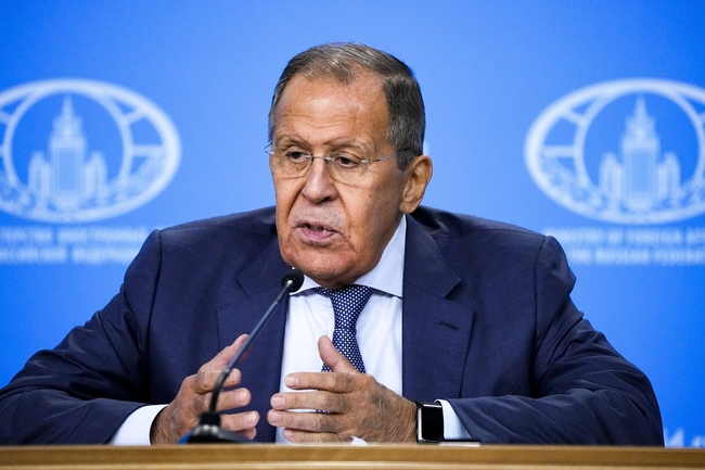 Лавров: Русия би обсъдила предложение за среща Путин-Байдън