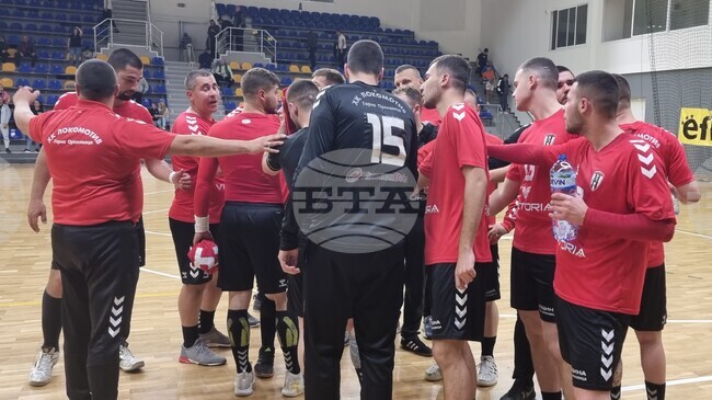 Шампионът Локомотив (Горна Оряховица) постигна шеста поредна победа в мъжкото хандбално първенство на България