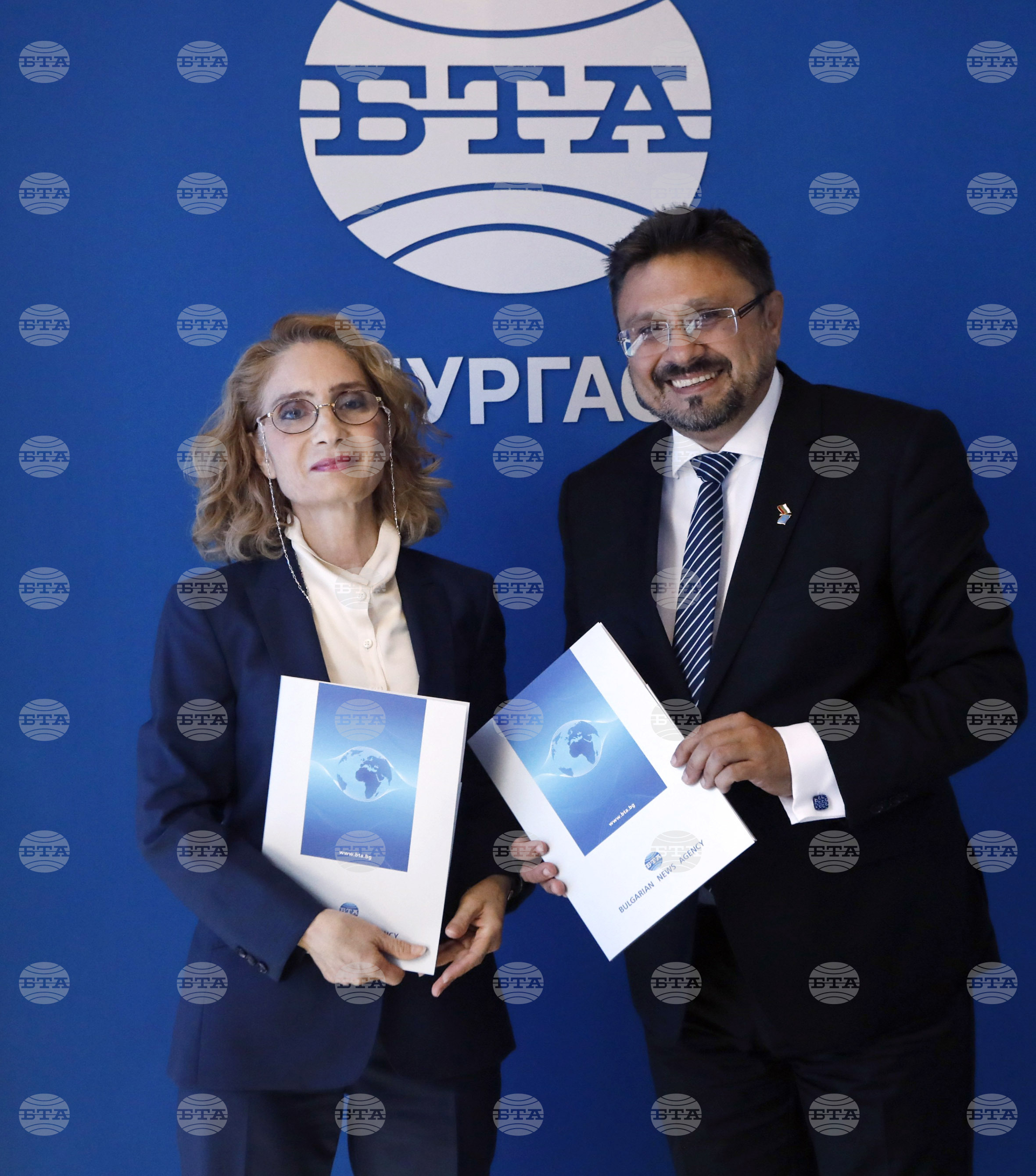 Бургас - Национален пресклуб БТА - договор - подписване