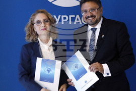 Бургас - Национален пресклуб БТА - договор - подписване