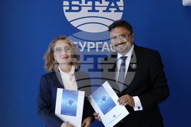 Бургас - Национален пресклуб БТА - договор - подписване