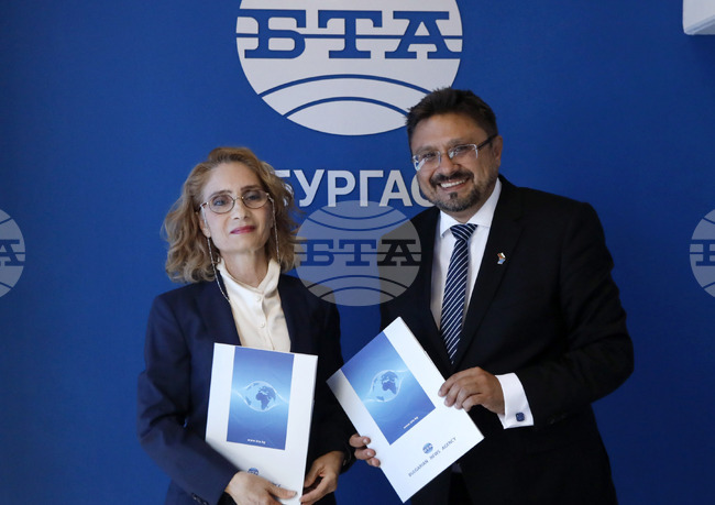 Бургас - Национален пресклуб БТА - договор - подписване