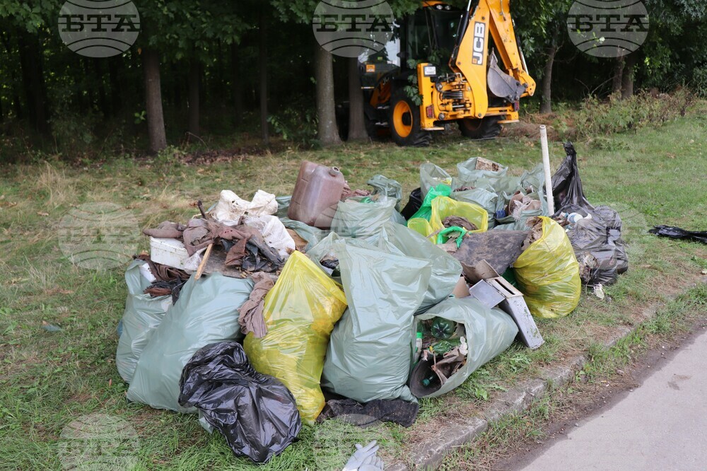 Повече от десет тона отпадъци събраха жители на Генерал Тошево по време на акцията „Да изчистим България заедно“