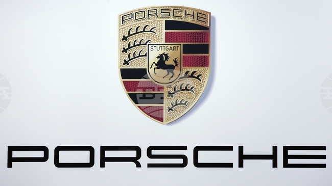 Нетната печалба на холдинговата компания „Порше аутомобил“ се свива наполовина през първите девет месеца на годината