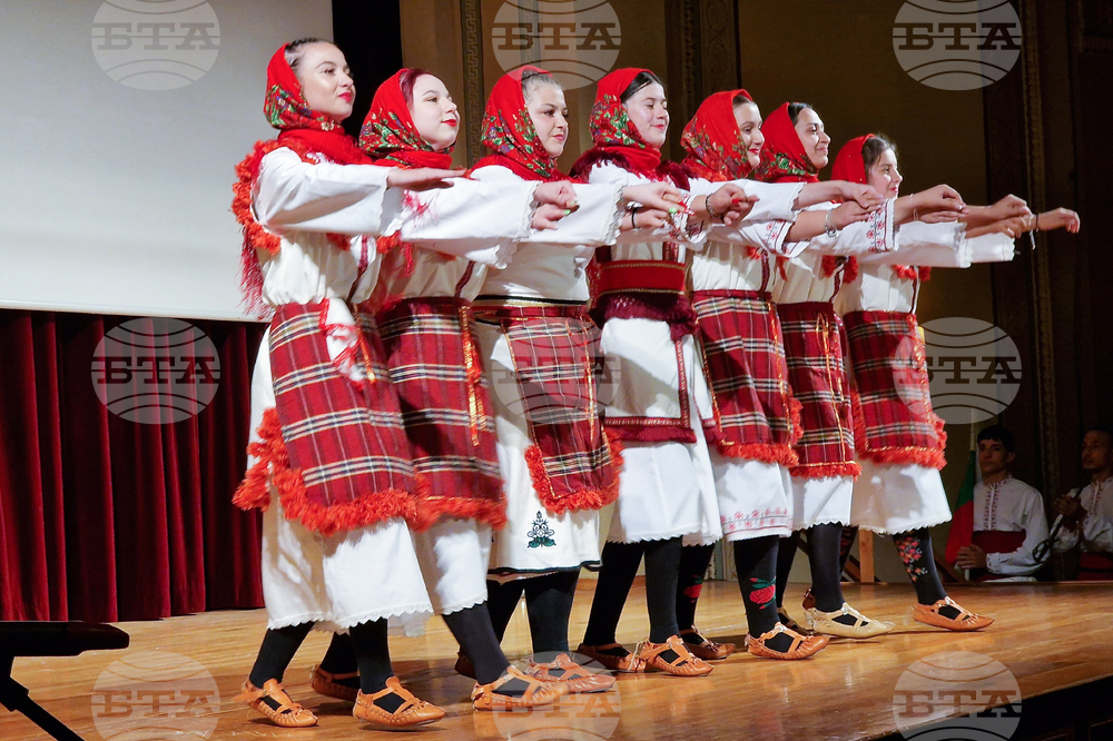 С празничен концерт приключиха честванията по случай 20-годишнината на Българското неделно училище "Св. св. Кирил и Методий" в Атина.