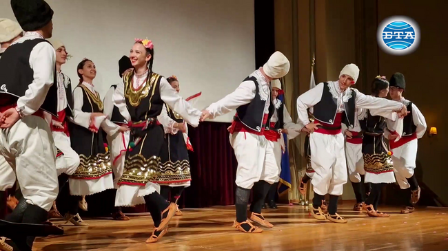 С празничен концерт приключиха честванията по случай 20-годишнината на училище „Св. св. Кирил и Методий“ в Атина